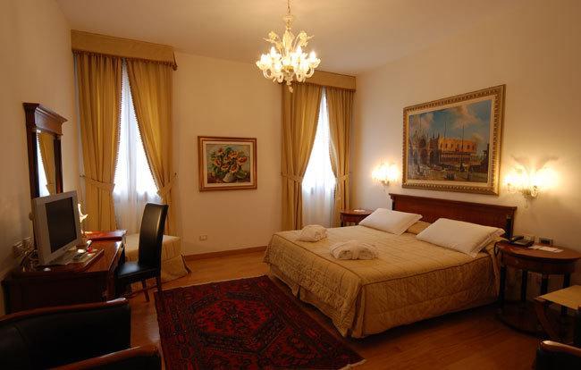 Locanda Orseolo Venedig Rum bild